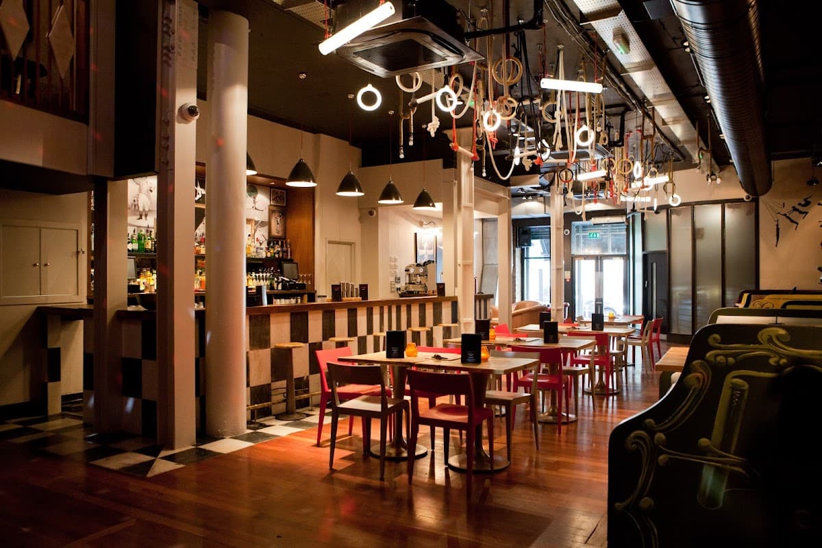Trapeze Bar