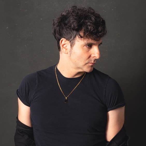 Low Cut Connie