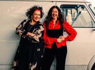 Vika & Linda