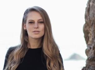 Nora En Pure