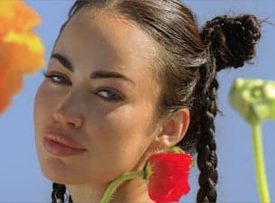 Aura Dione