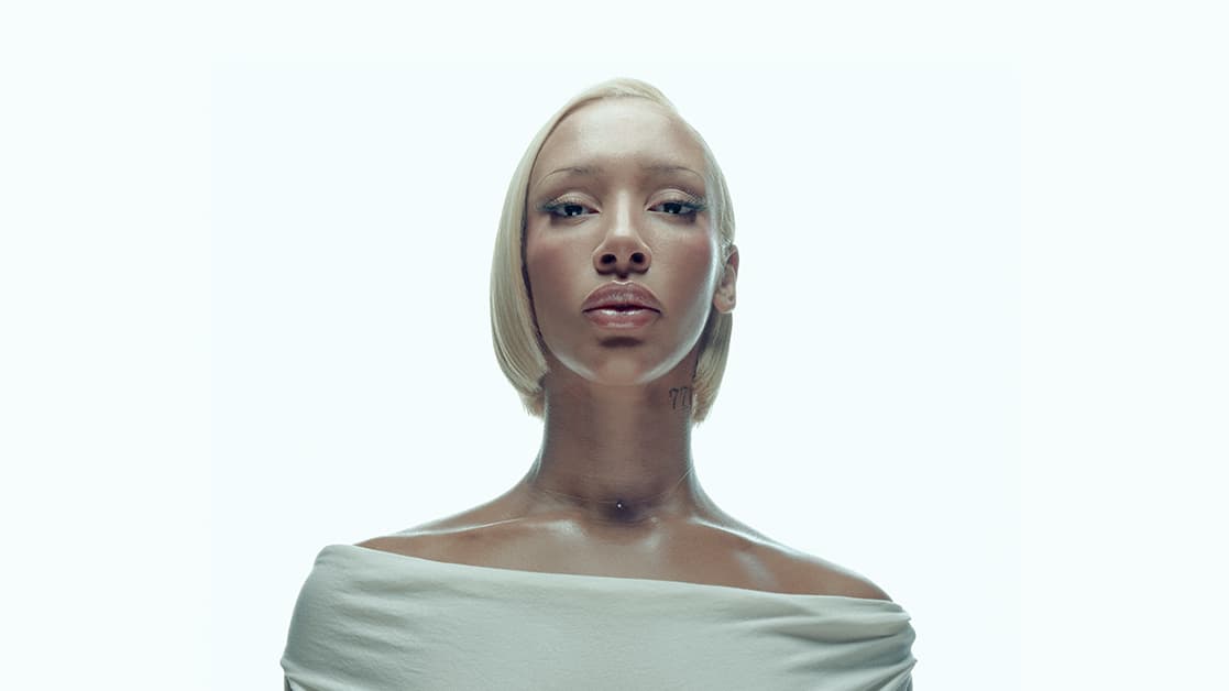 27/10 NAOMI SHARON | DEBASER STRAND