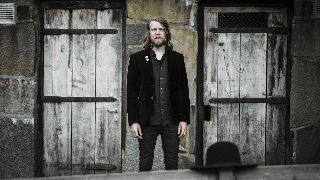 5/11 KRISTOFER ÅSTRÖM | DEBASER STRAND