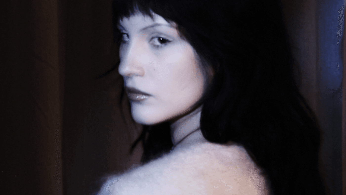 31/10 OLGA MYKO | DEBASER NOVA