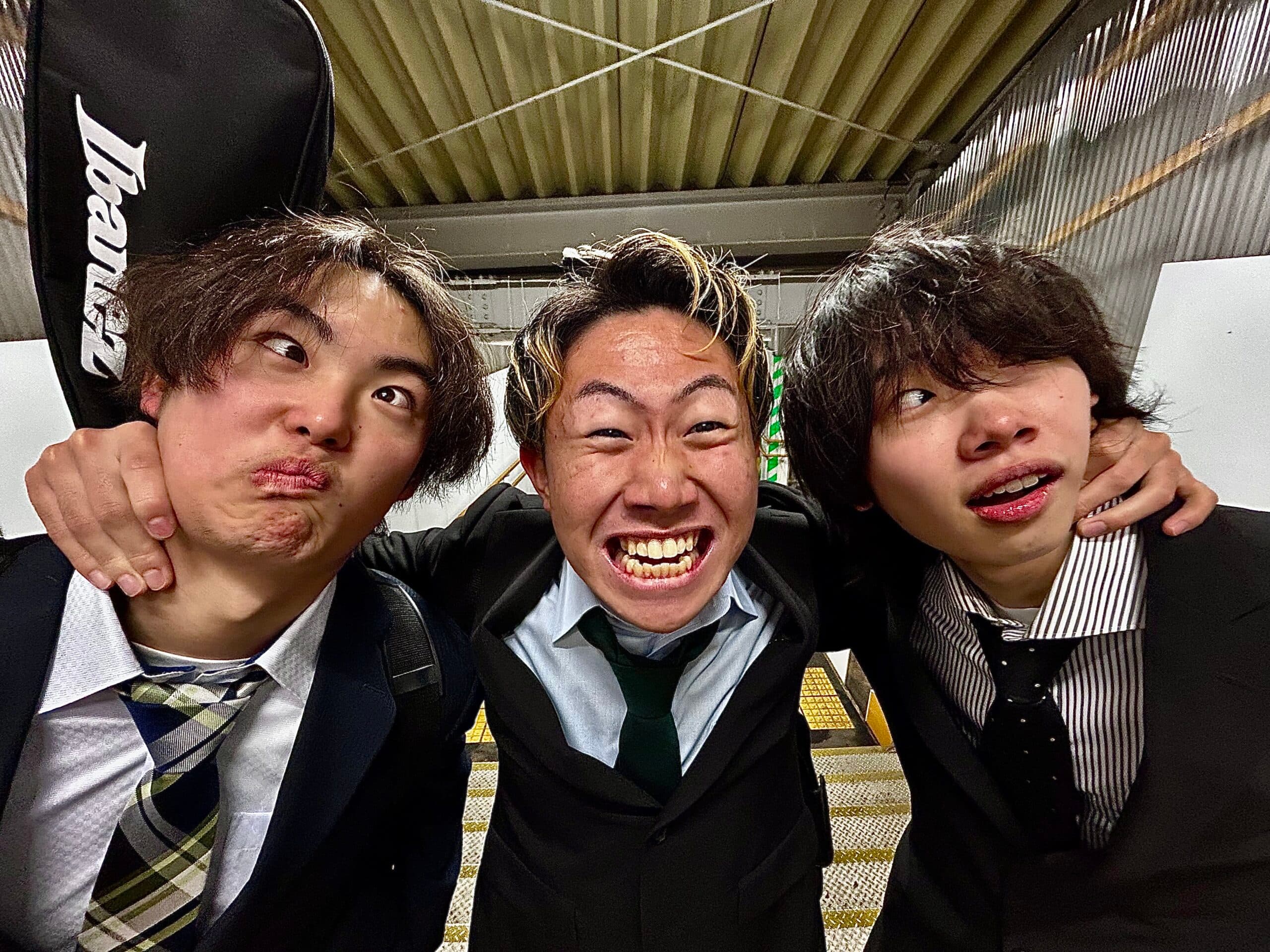 【HEAD OVER HEELS vol.12】